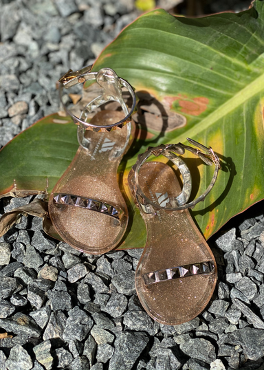 Aria kid's girl rose gold sandals. Kid's gold shoes. Kid's rose gold jelly sandal. Kid's rose gold waterproof sandals. Kid's rose gold waterproof shoes. mommy and me rose gold sandals