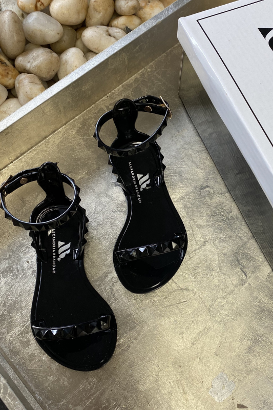 JELLY SANDALS IN BLACK WITH STUDS FOR GIRLS AND TODDLERS BY SHOES BY Alexandria Brandao. MOMMY AND ME BLACK SANDALS AND MOMMY AND ME OUTFITS FOR MOTHER AND DAUGHTER MATCHING AND FALL FASHION