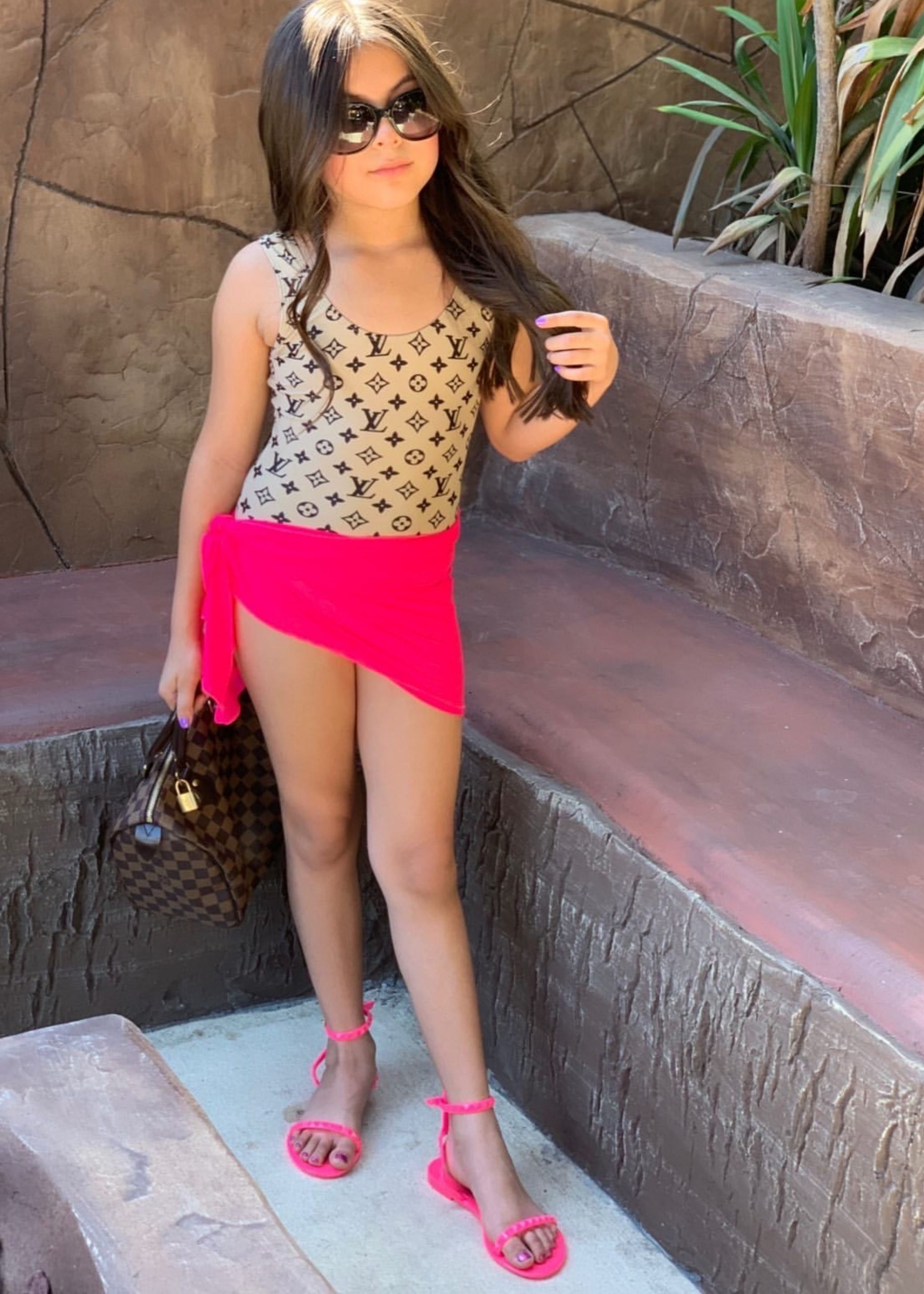 Pink flip flops 2024 girls